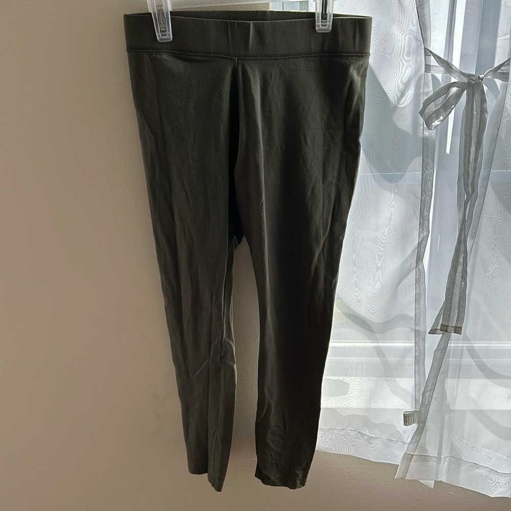 Never worn Aerie Medium Army Green Leggings